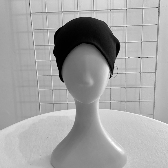 Slouchy Black Beanie With Ring - Picture 4 of 6